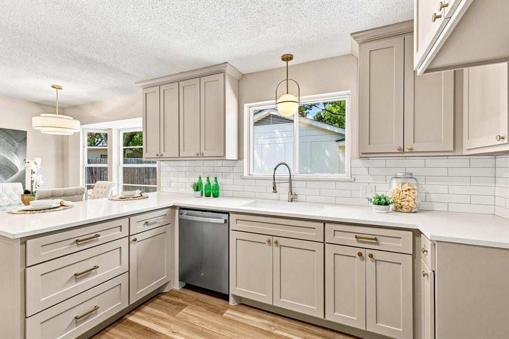 305 Brookview Drive Property Photo 10