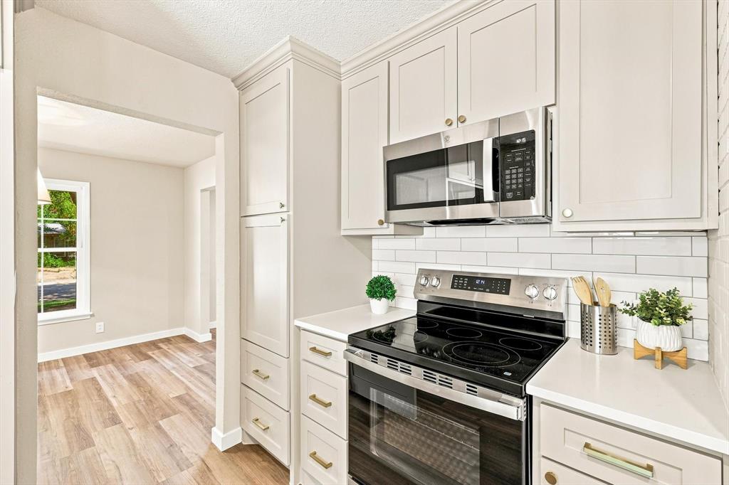 305 Brookview Drive Property Photo 11