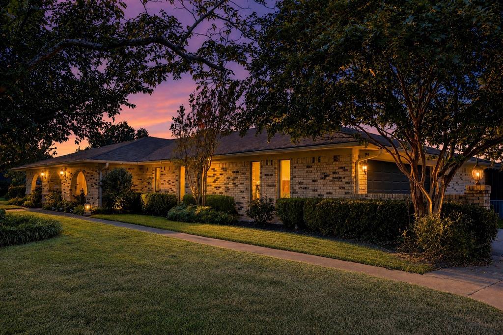 1625 Lakeshore Drive Property Photo 1