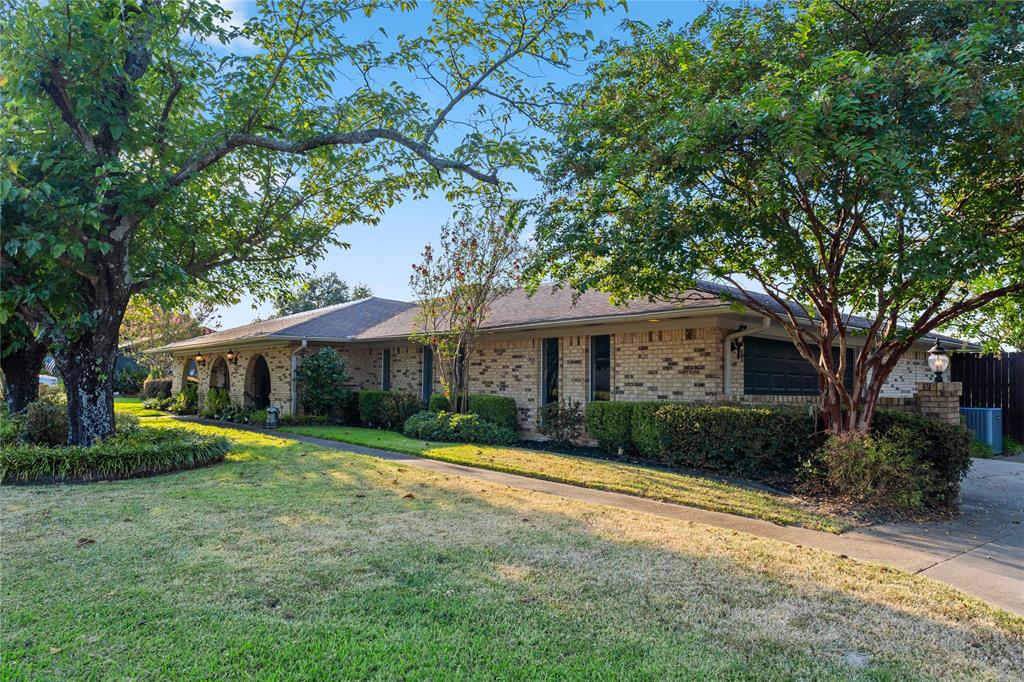 1625 Lakeshore Drive Property Photo 3