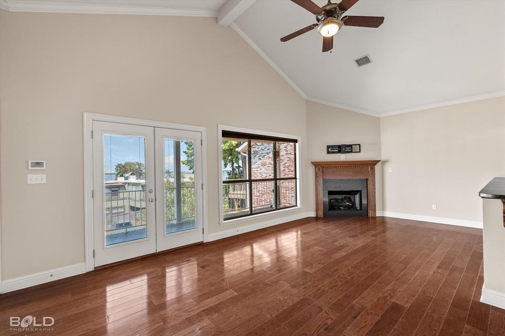 5721 S Lakeshore Drive Property Photo 6