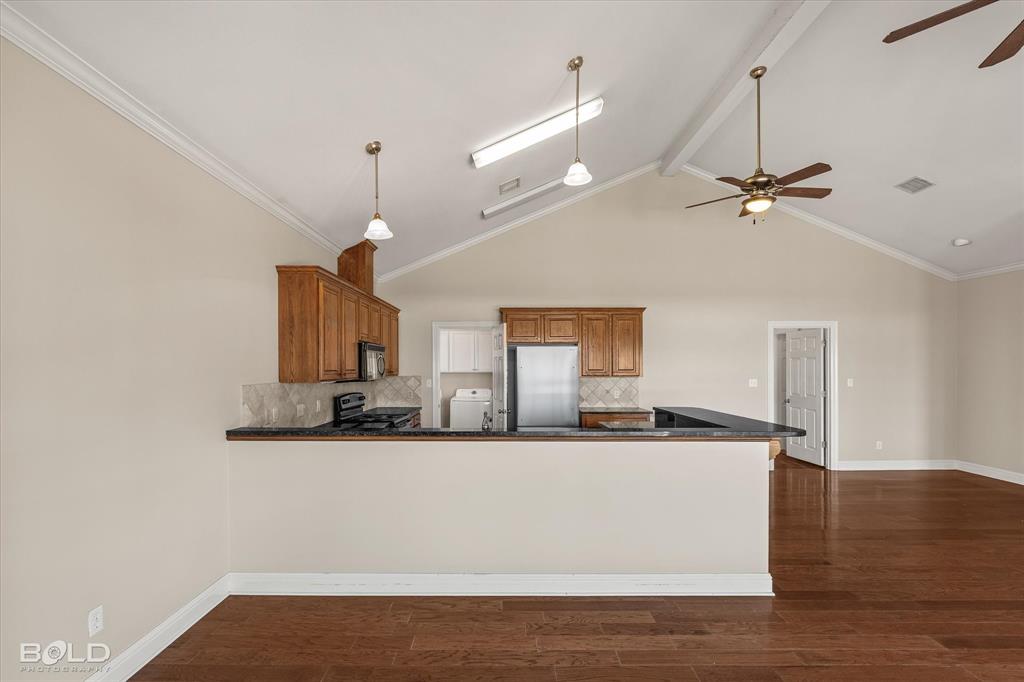 5721 S Lakeshore Drive Property Photo 7