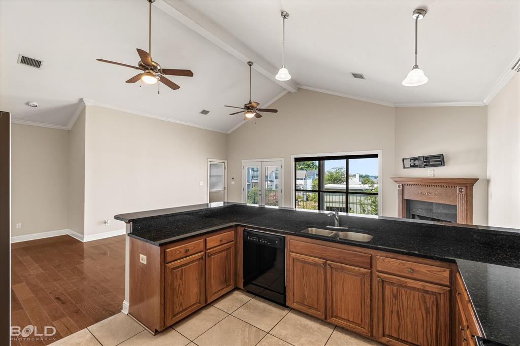 5721 S Lakeshore Drive Property Photo 10