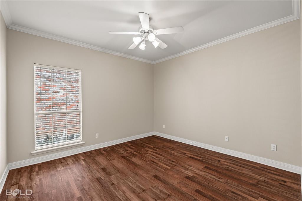 5721 S Lakeshore Drive Property Photo 13