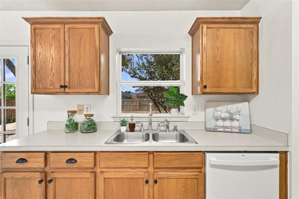 303 Charleston Drive Property Photo 15