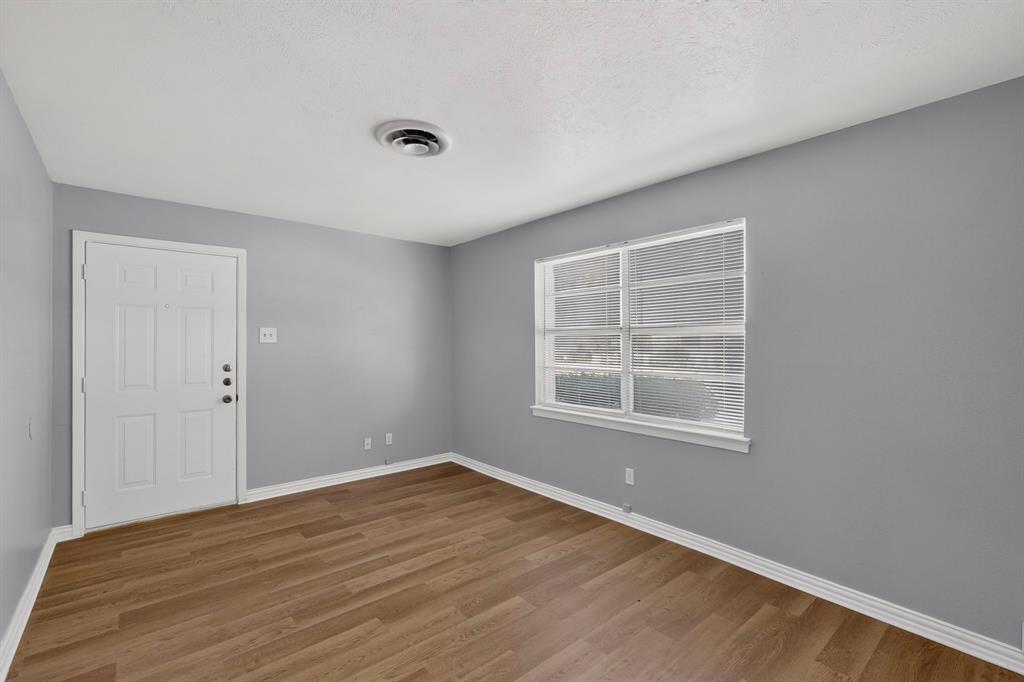 222 W Union Bower Road Property Photo 6