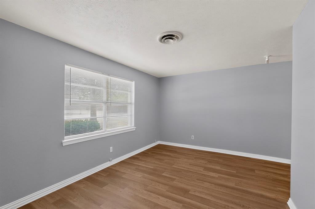 222 W Union Bower Road Property Photo 7