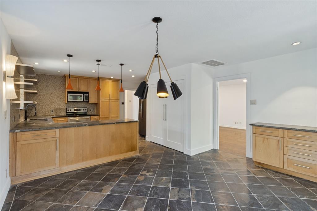 8059 Claremont Drive Property Photo 14