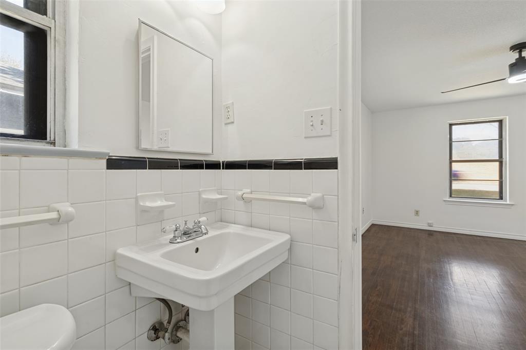 8059 Claremont Drive Property Photo 23