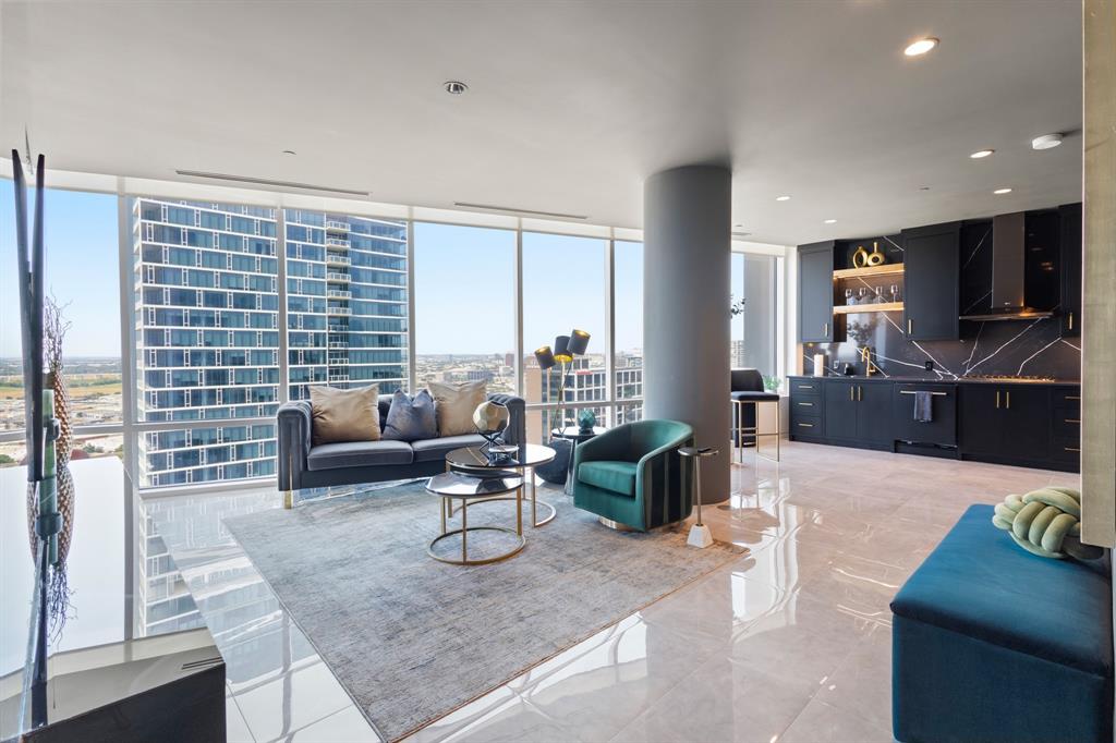 2430 Victory Park Lane 2401