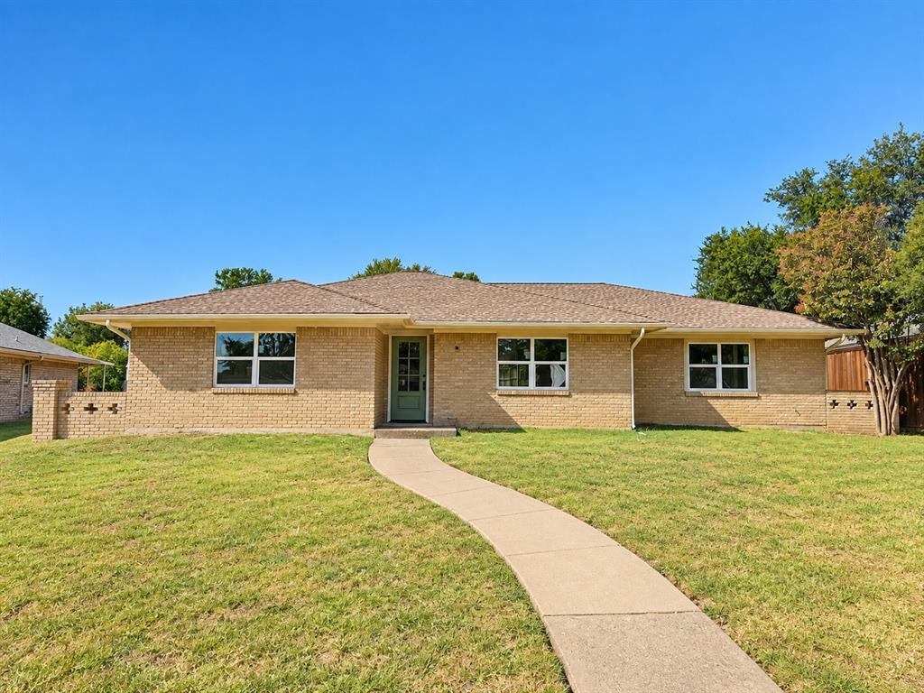 2224 Westlake Drive Property Photo 1