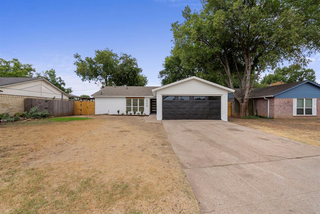 609 Thornwood Trail Property Photo 1
