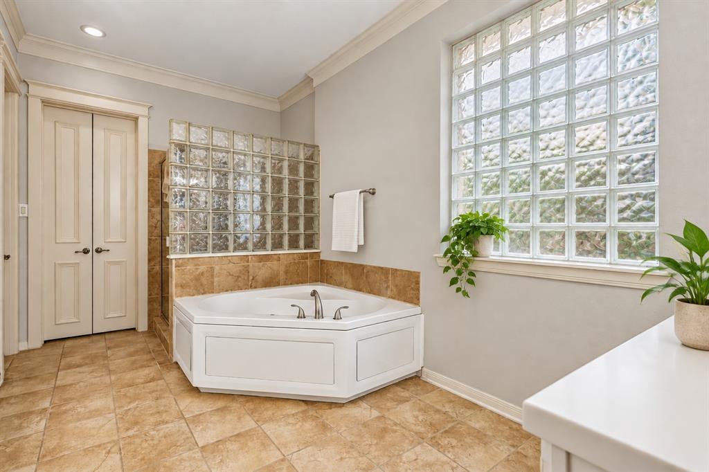 4632 Chapel Creek Drive Property Photo 11