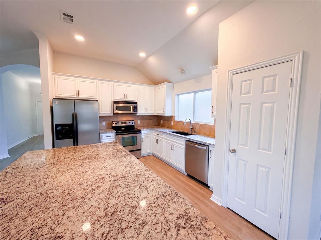 1009 Spinnaker Drive Property Photo 2