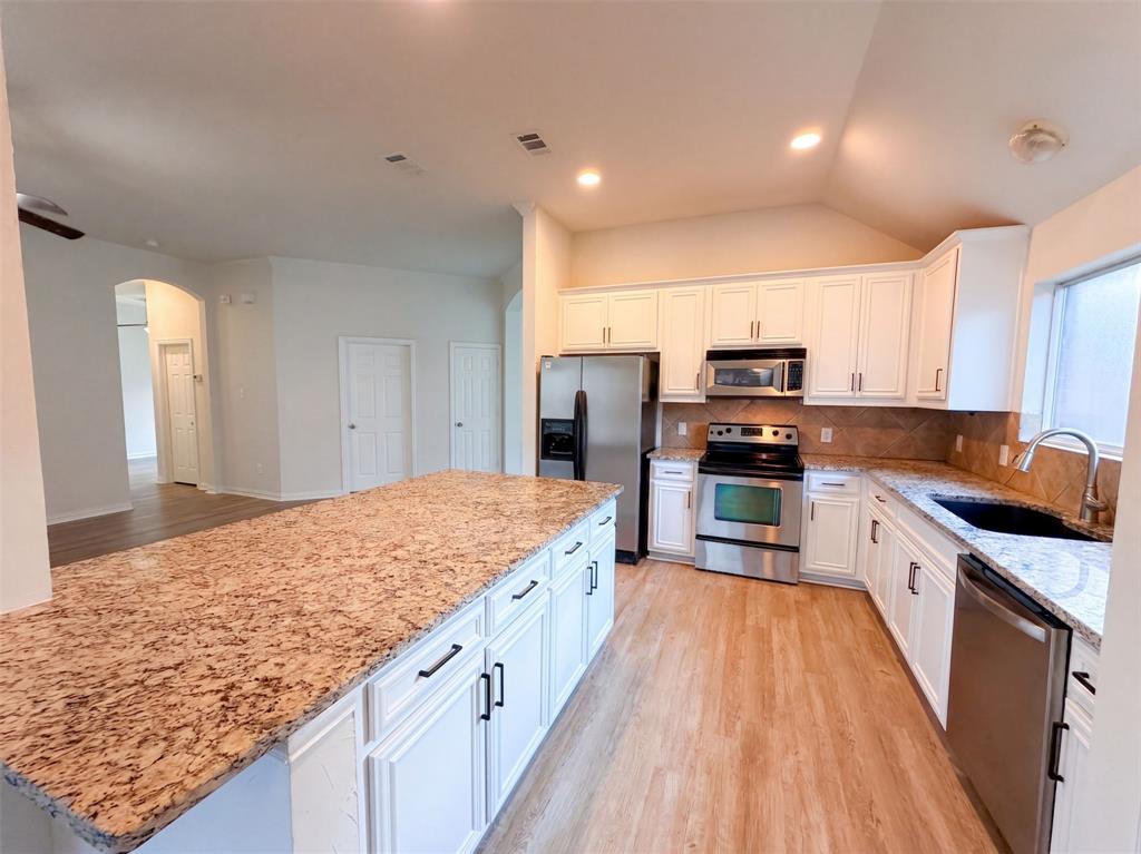 1009 Spinnaker Drive Property Photo 8