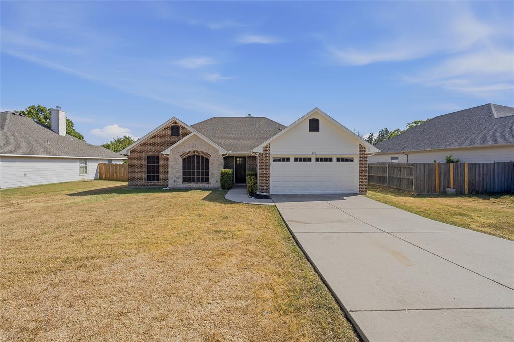 631 Lakeshore Boulevard Property Photo 1
