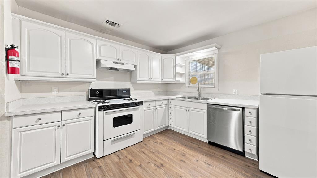 3008 Miller Avenue Property Photo 11
