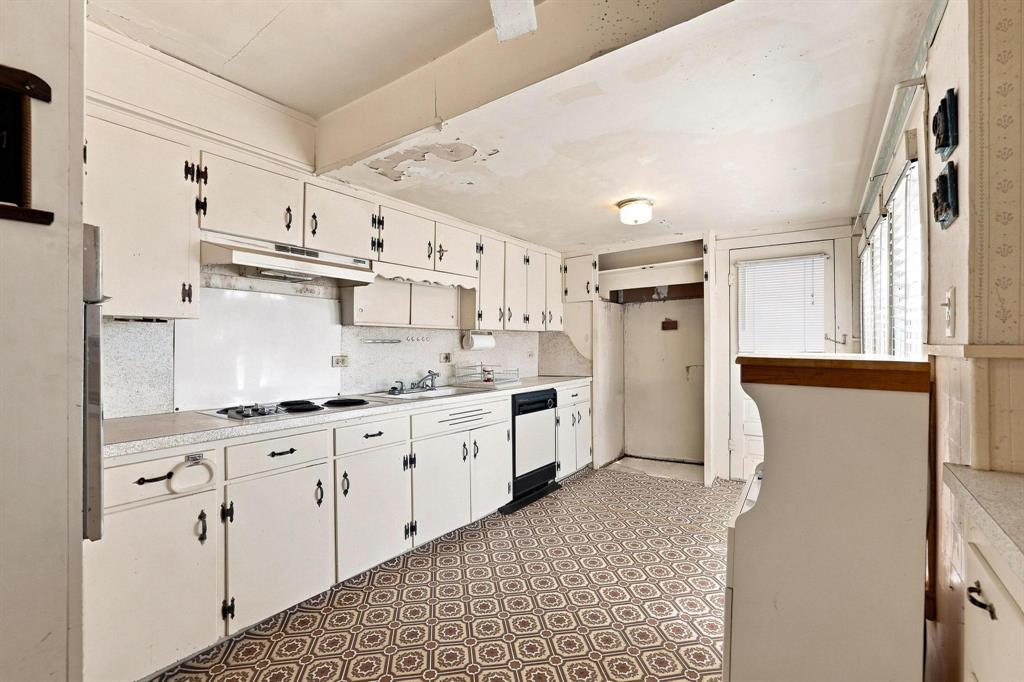 2626 Dripping Springs Road Property Photo 22