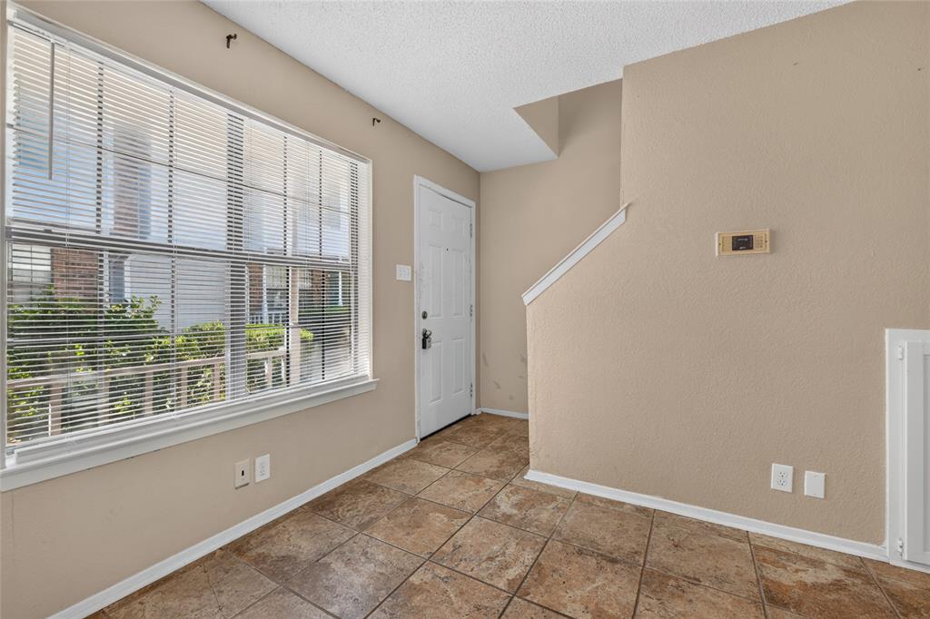 929 Hickory Street 18 Property Photo 6