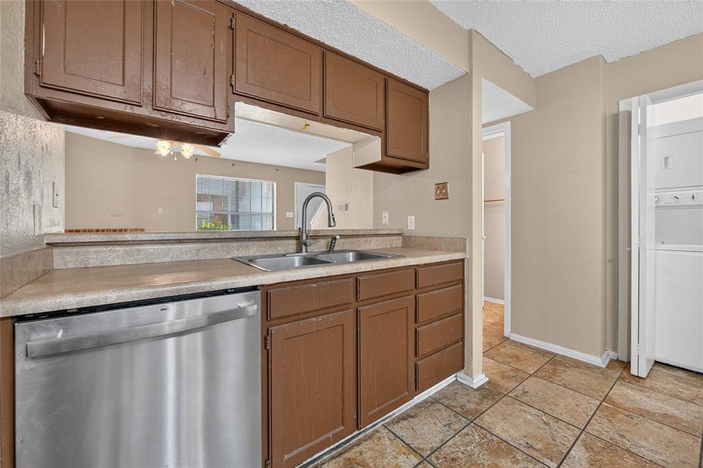 929 Hickory Street 18 Property Photo 13