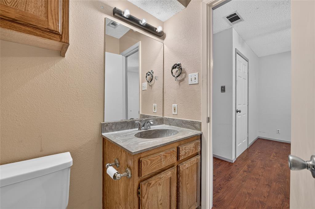 929 Hickory Street 18 Property Photo 35