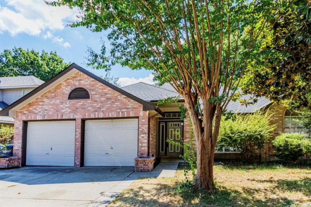 1215 Hyde Park Drive Property Photo 1