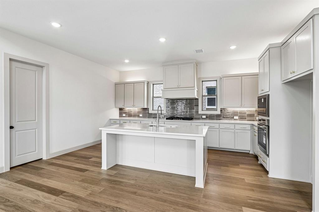 1109 Wheatgrass Mews Property Photo 9