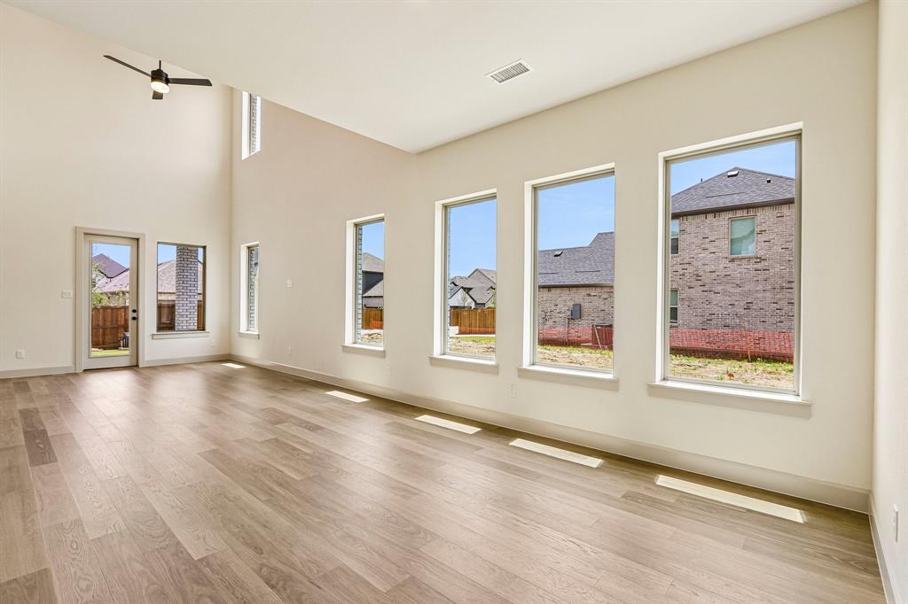 1109 Wheatgrass Mews Property Photo 12