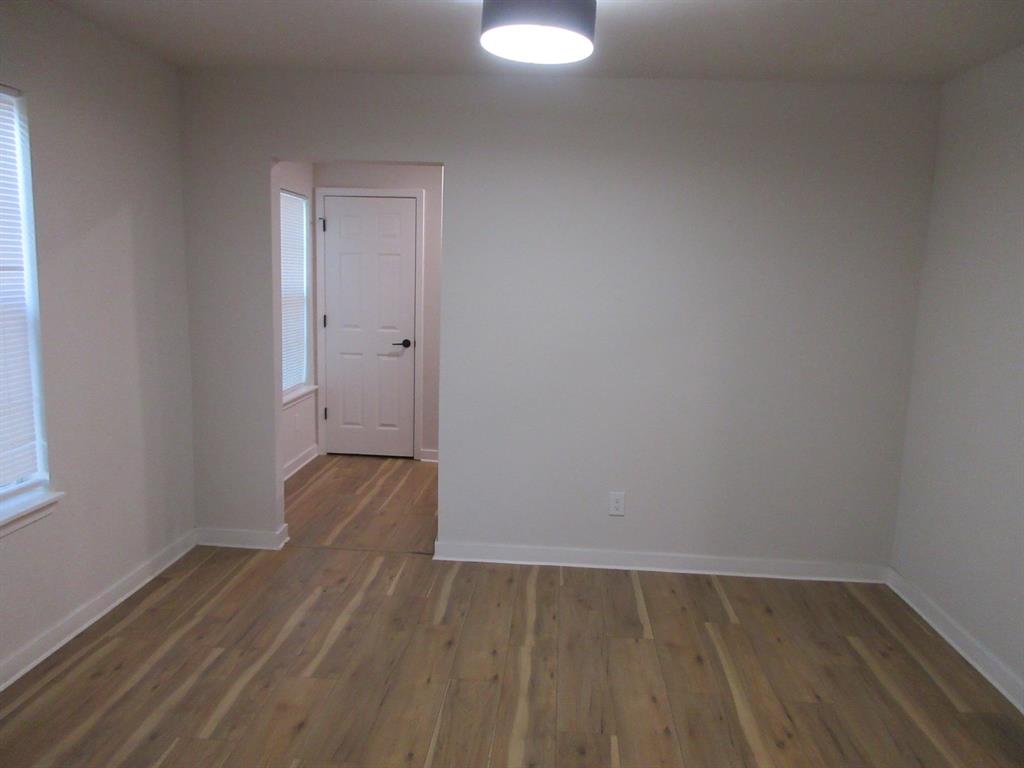 110 E Elmwood Street Property Photo 5