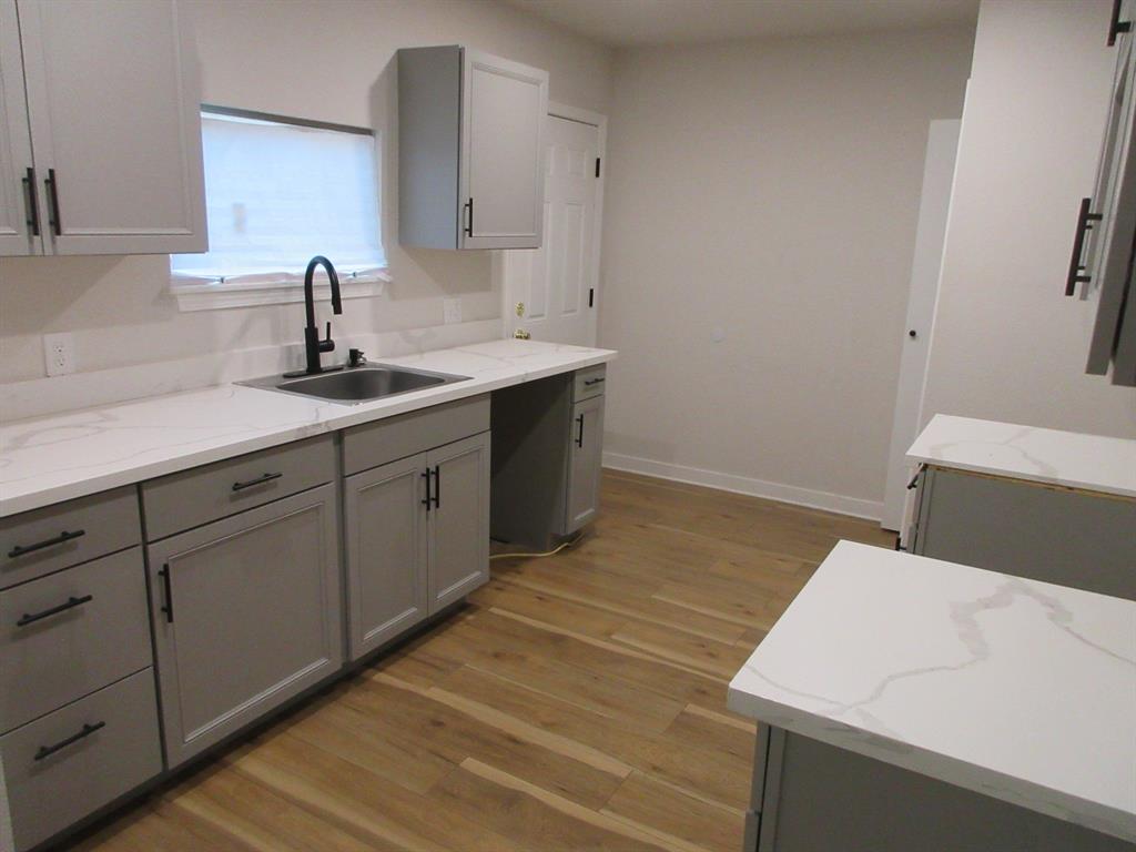 110 E Elmwood Street Property Photo 7