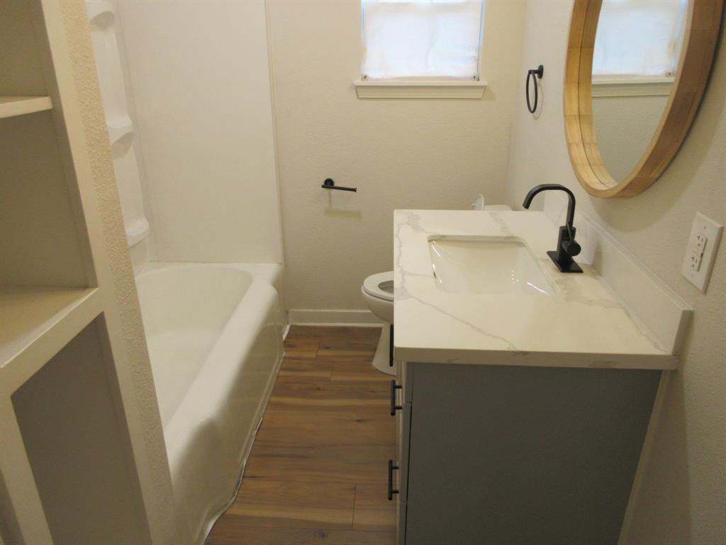 110 E Elmwood Street Property Photo 14