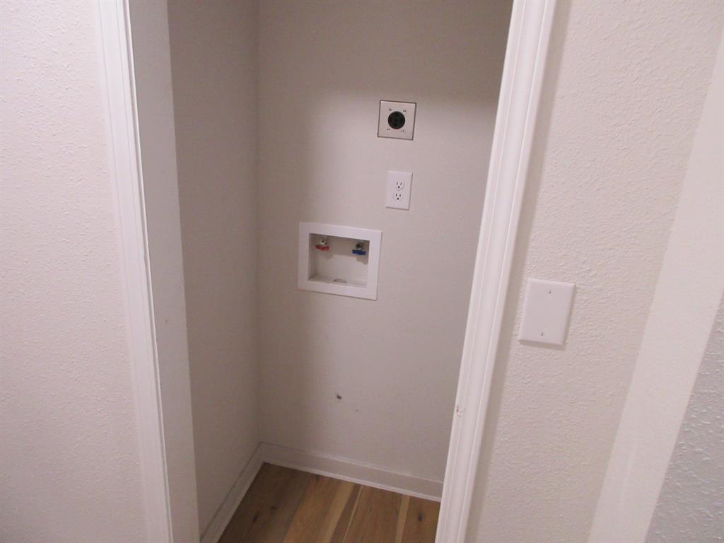 110 E Elmwood Street Property Photo 18