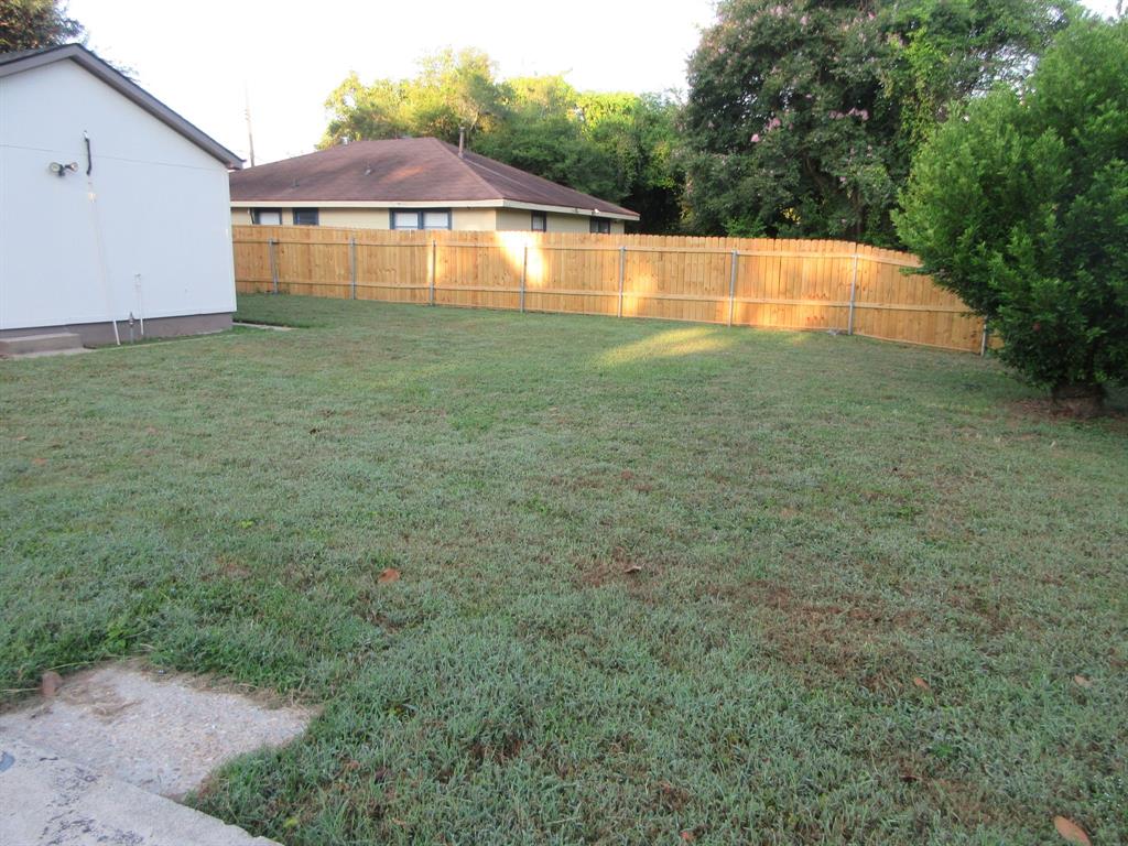110 E Elmwood Street Property Photo 20