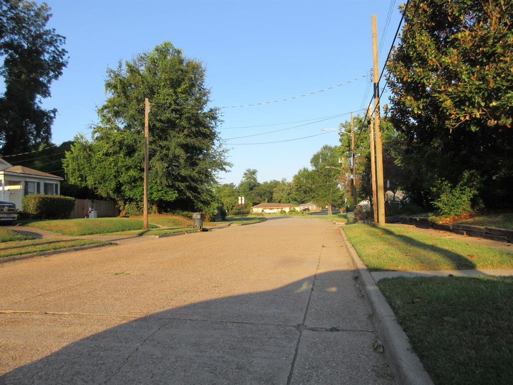 110 E Elmwood Street Property Photo 24