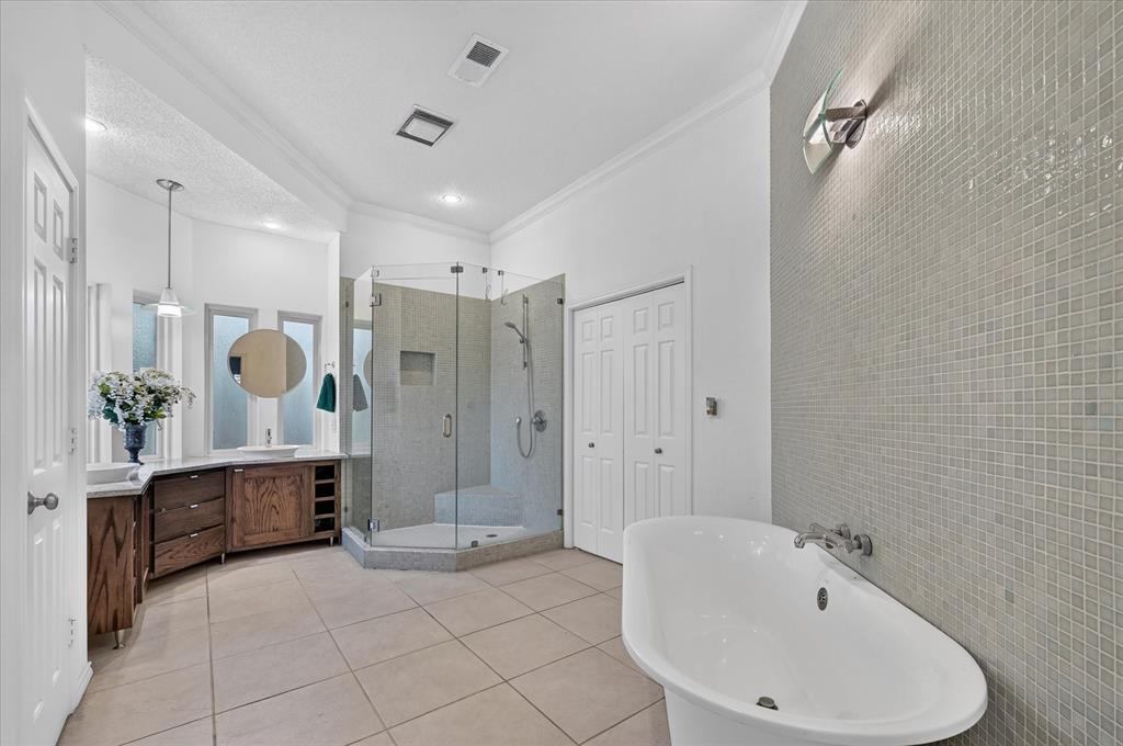7624 Skylake Drive Property Photo 17