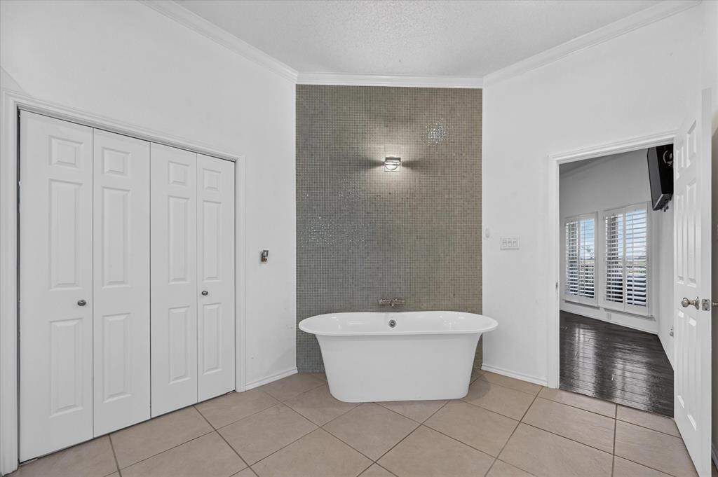 7624 Skylake Drive Property Photo 18