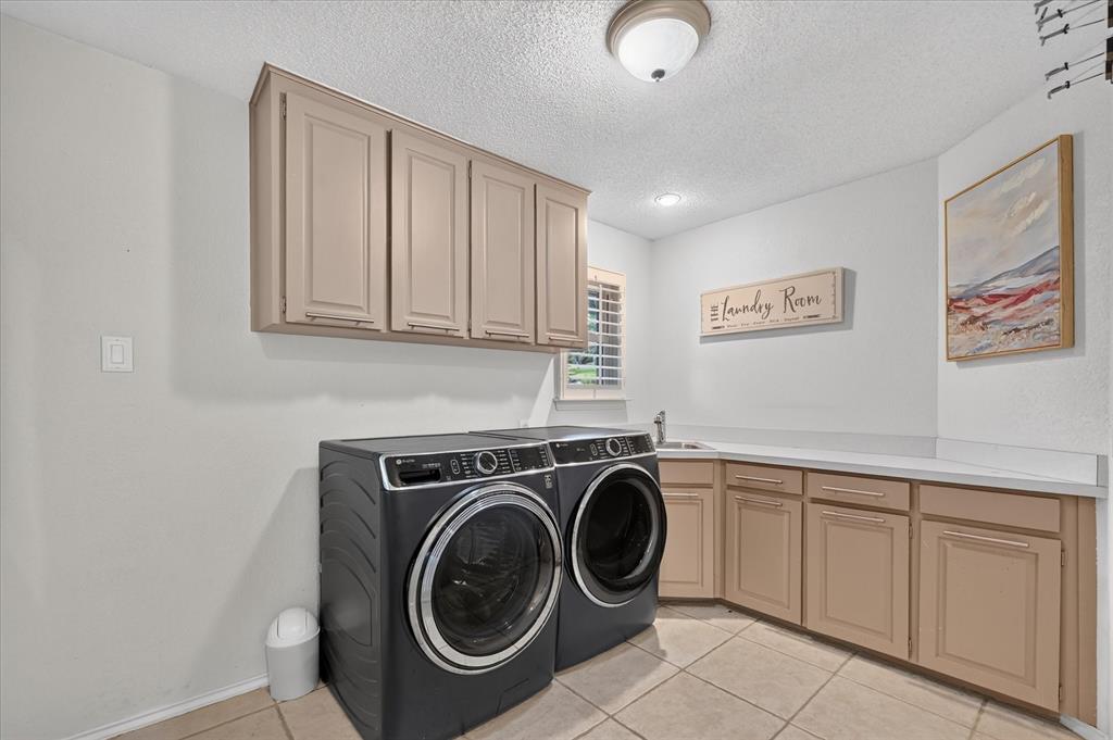 7624 Skylake Drive Property Photo 25