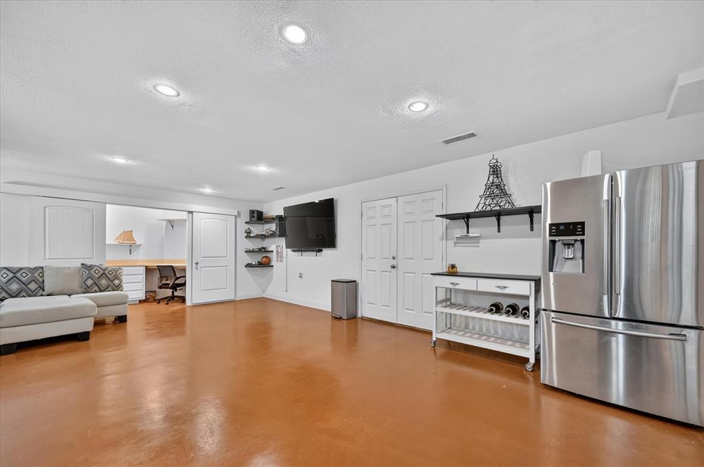 7624 Skylake Drive Property Photo 28