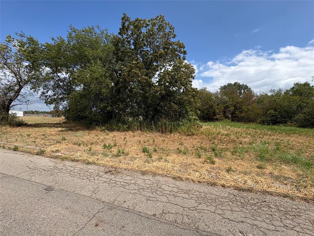 Tbd Ne 6th Lot 3 Property Photo 2