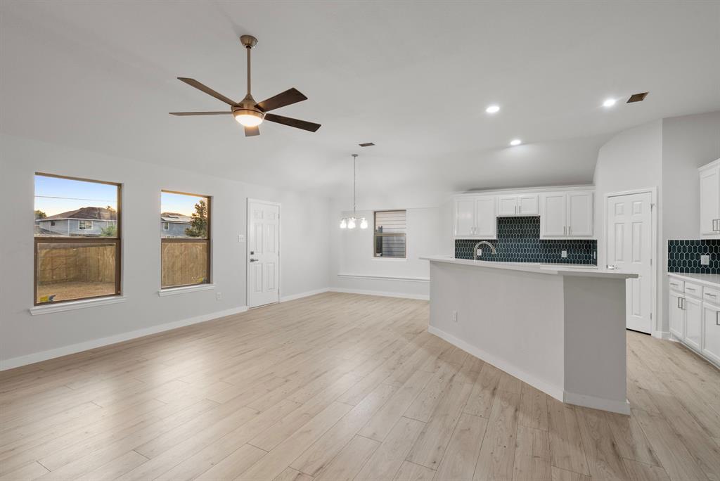 6641 Happy Trails Drive Property Photo 10