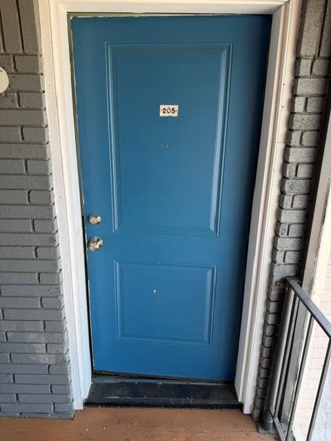 723 N Marsalis Avenue 205 Property Photo 1
