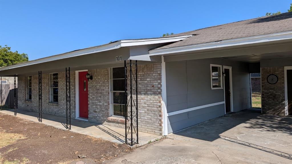 101 Pecan Street Property Photo 2