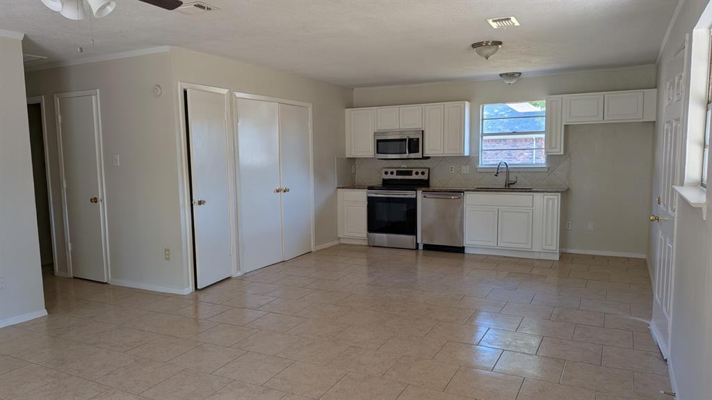 101 Pecan Street Property Photo 3