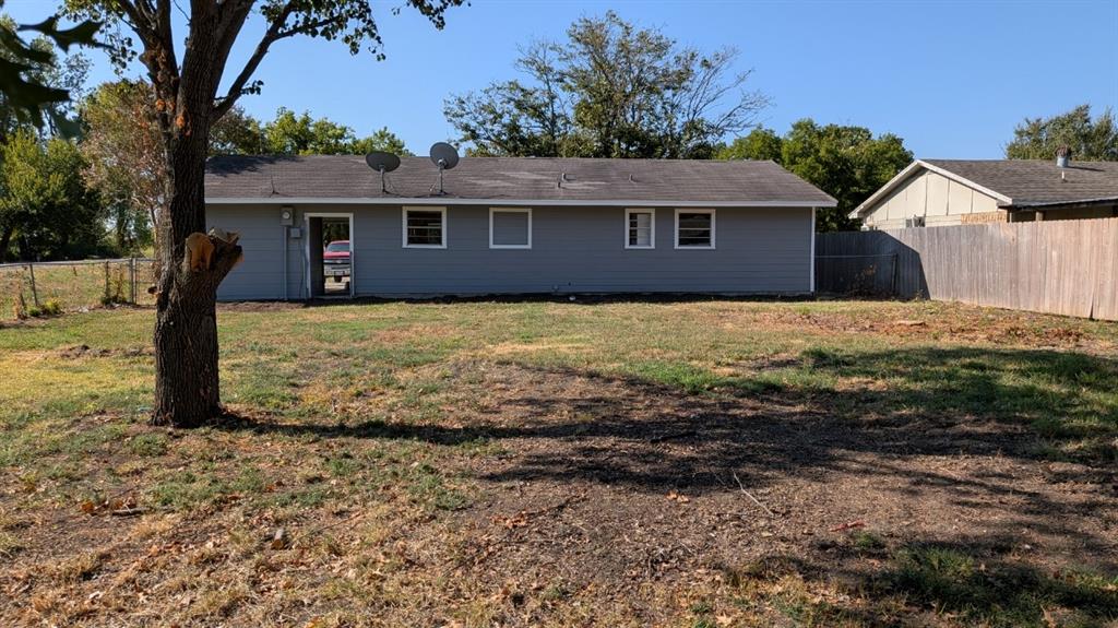 101 Pecan Street Property Photo 15