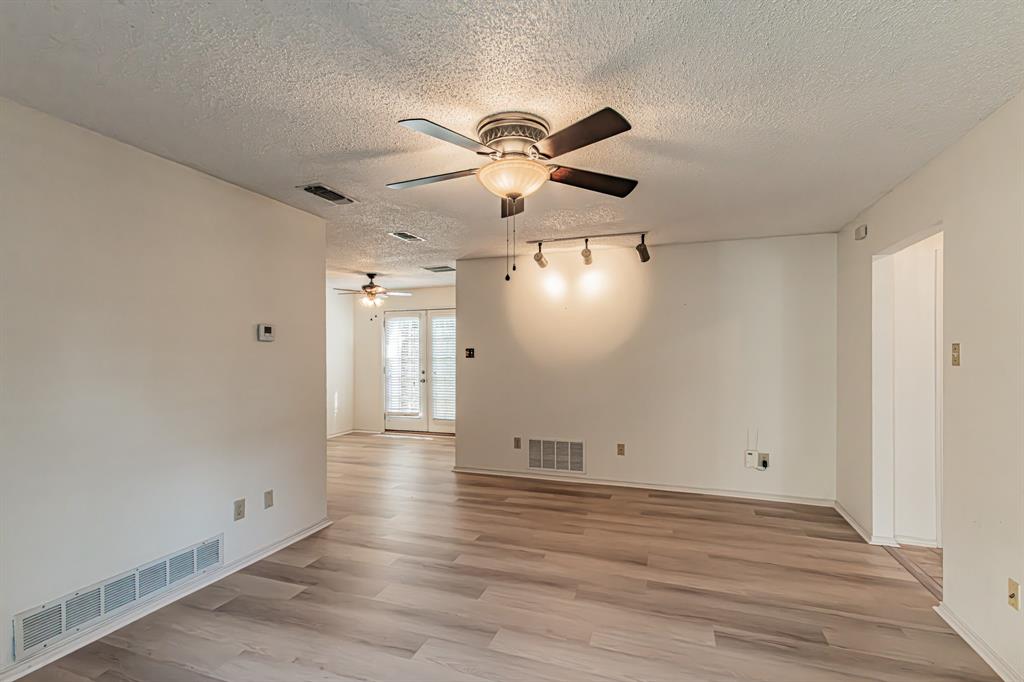 1724 Red Bud Lane Property Photo 6