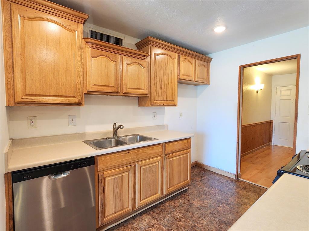 5400 Ragan Drive Property Photo 11