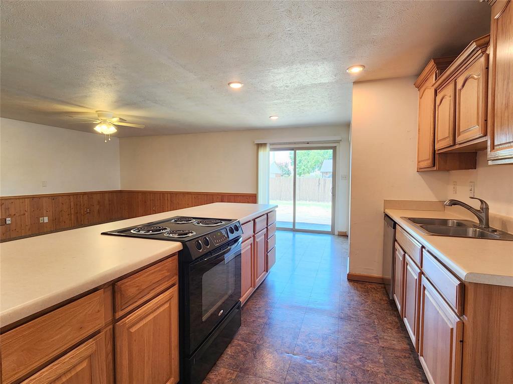 5400 Ragan Drive Property Photo 12