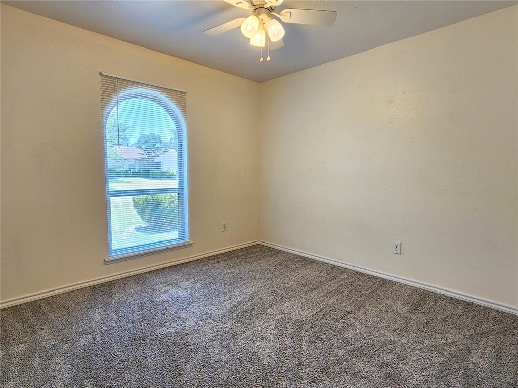 5400 Ragan Drive Property Photo 14