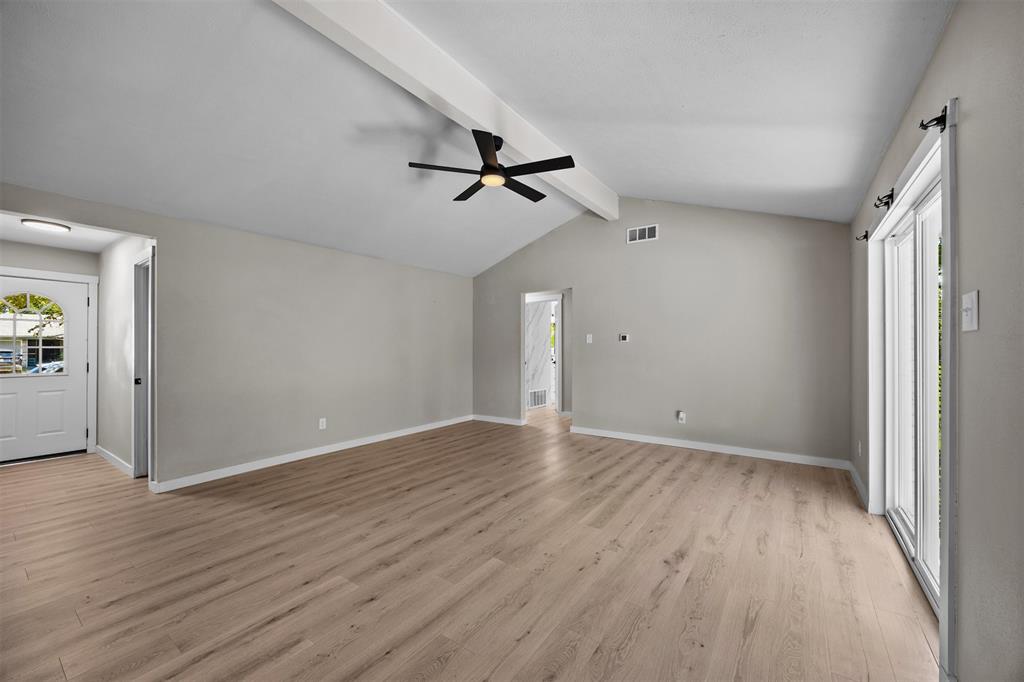 1221 Greenway Drive Property Photo 9