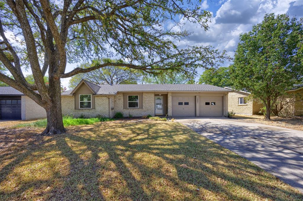 1221 Greenway Drive Property Photo 28